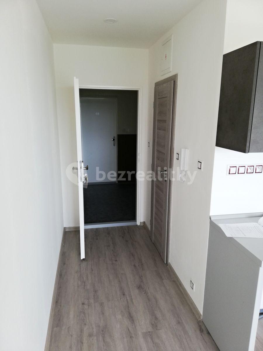 Pronájem bytu 1+kk 26 m², Charkovská, Karlovy Vary, Karlovarský kraj
