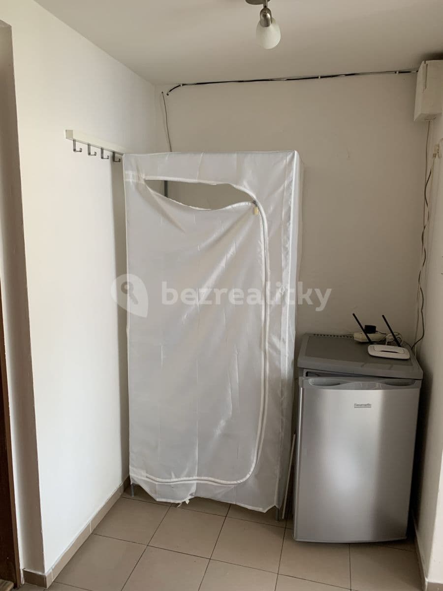 Pronájem bytu 1+kk 20 m², Praha, Praha Pronájem bytu 1+kk 20 m², Praha, Praha