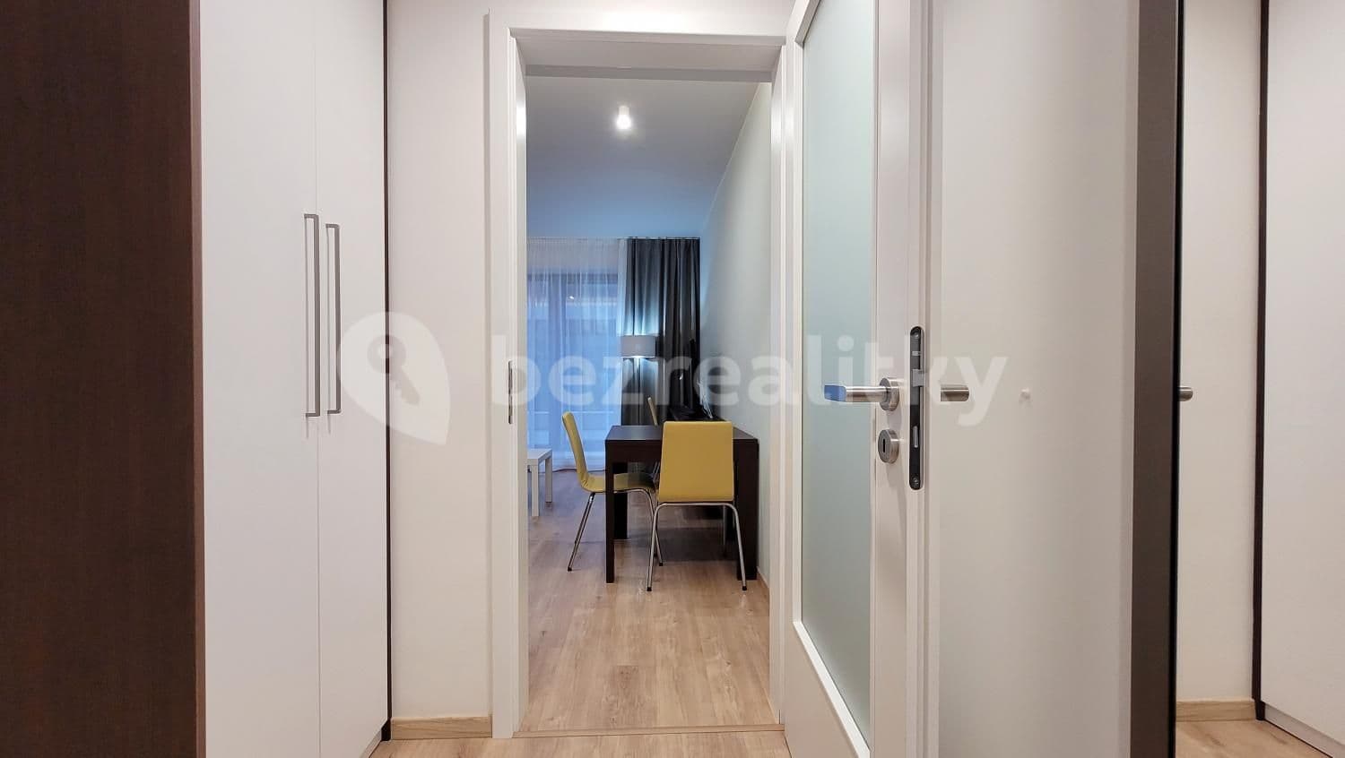 Pronájem bytu 1+kk 26 m², Mukařovského, Praha, Praha Pronájem bytu 1+kk 26 m², Mukařovského, Praha, Praha