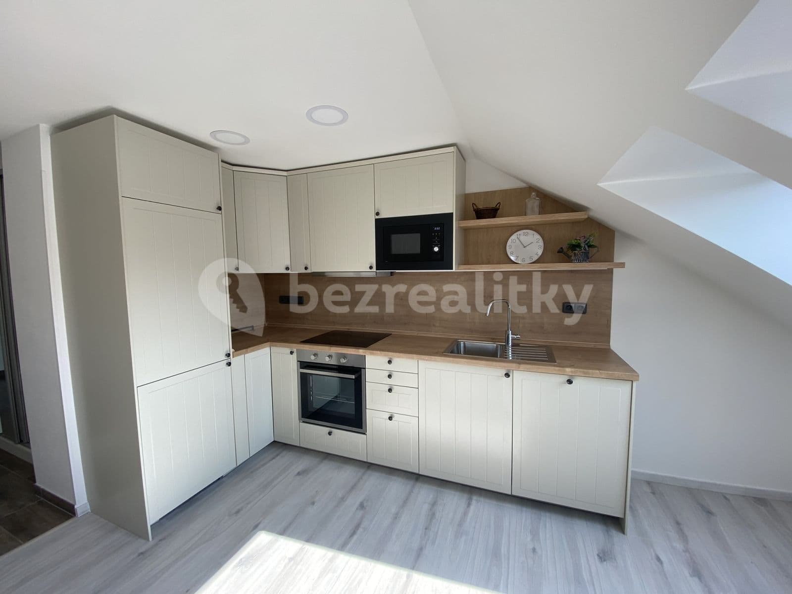 Pronájem bytu 2+kk 59 m², Důl Libušín, Libušín, Středočeský kraj Pronájem bytu 2+kk 59 m², Důl Libušín, Libušín, Středočeský kraj
