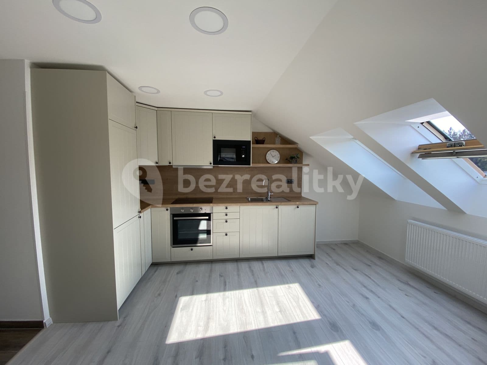 Pronájem bytu 2+kk 59 m², Důl Libušín, Libušín, Středočeský kraj Pronájem bytu 2+kk 59 m², Důl Libušín, Libušín, Středočeský kraj