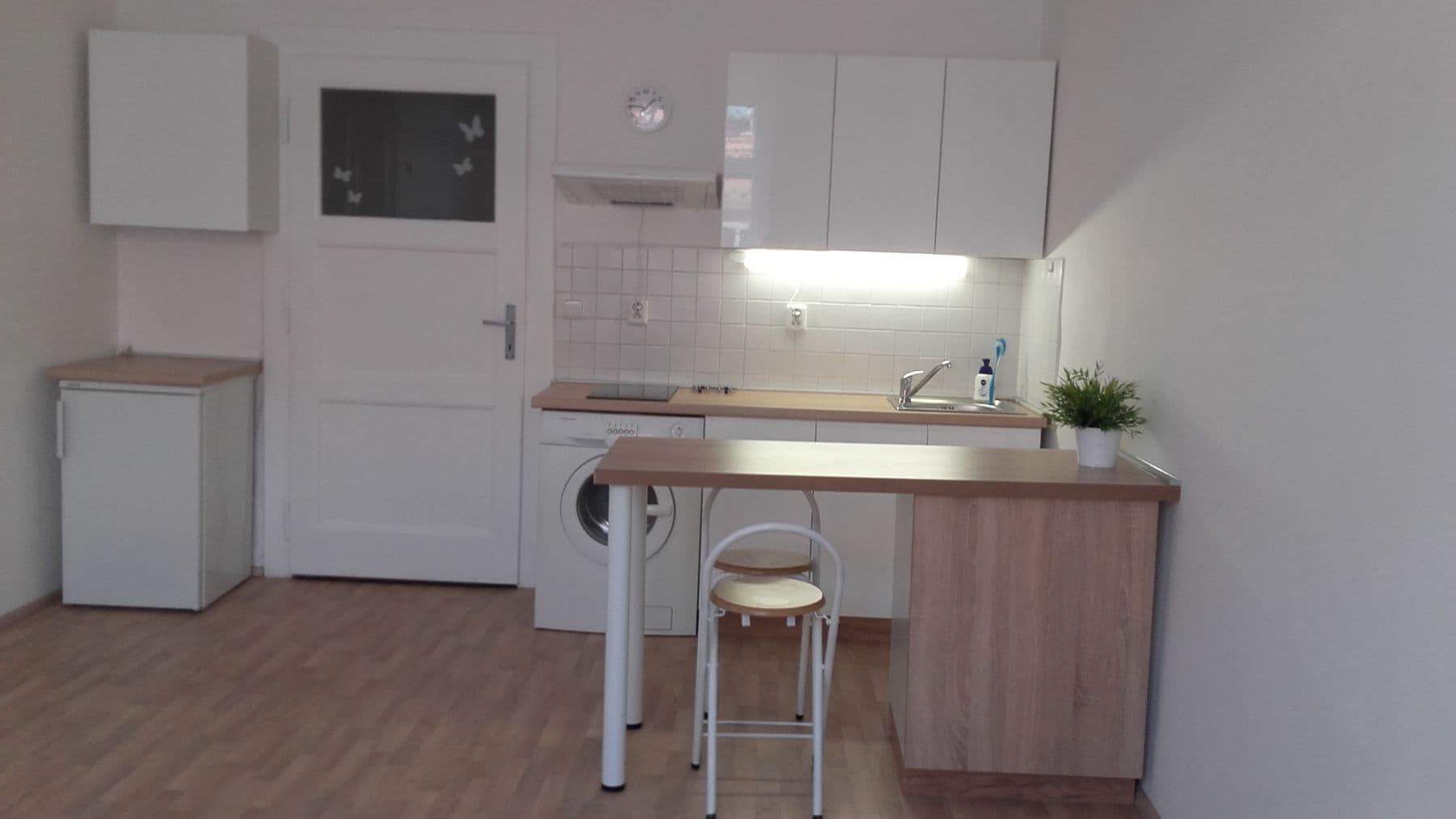 Pronájem bytu Garsoniéra 27 m², Písecká, Praha, Praha Pronájem bytu Garsoniéra 27 m², Písecká, Praha, Praha