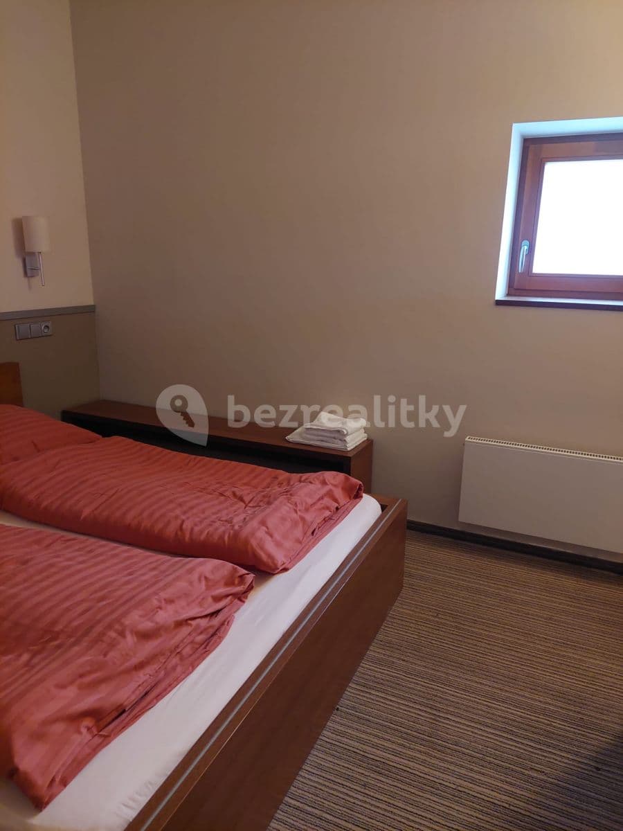 Pronájem bytu 2+kk 42 m², Pod Dálnicí, Králův Dvůr, Středočeský kraj Pronájem bytu 2+kk 42 m², Pod Dálnicí, Králův Dvůr, Středočeský kraj