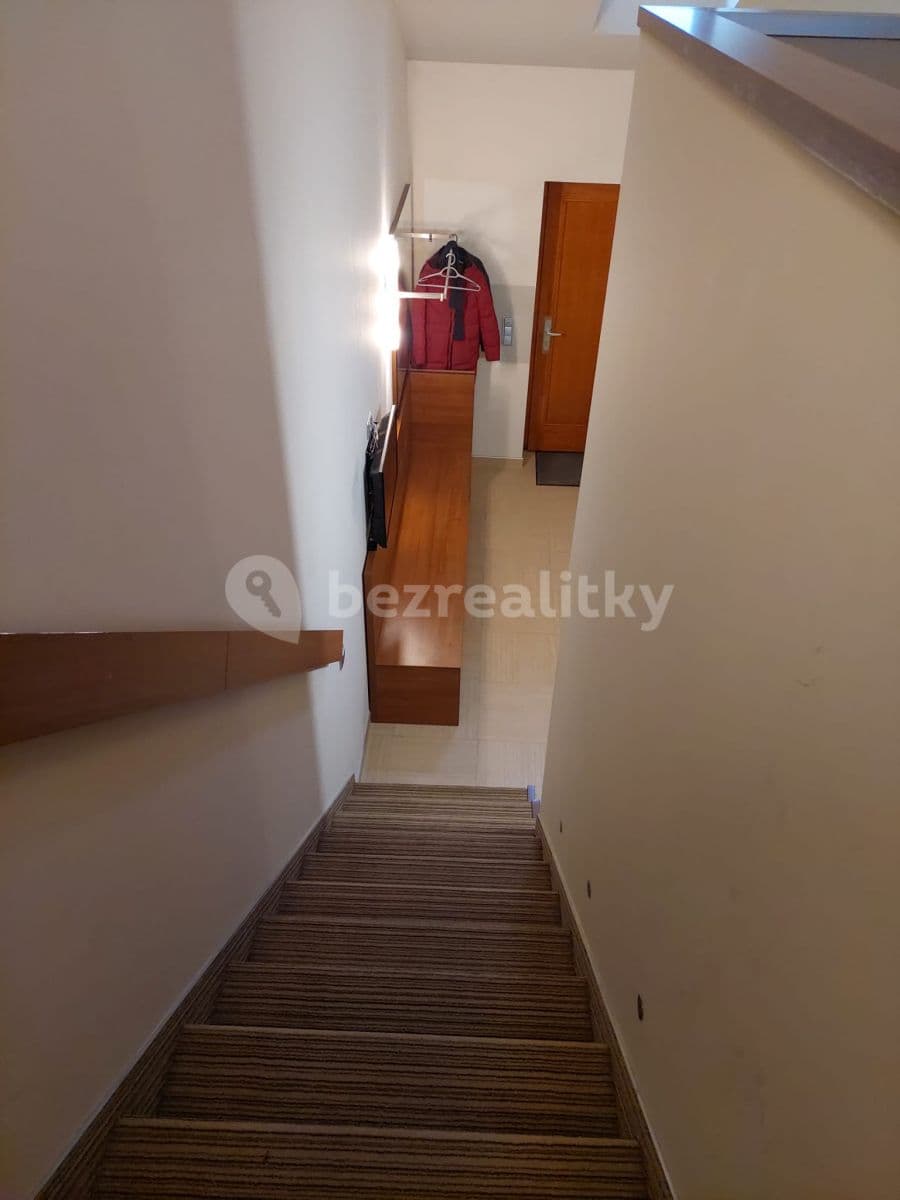 Pronájem bytu 2+kk 42 m², Pod Dálnicí, Králův Dvůr, Středočeský kraj Pronájem bytu 2+kk 42 m², Pod Dálnicí, Králův Dvůr, Středočeský kraj