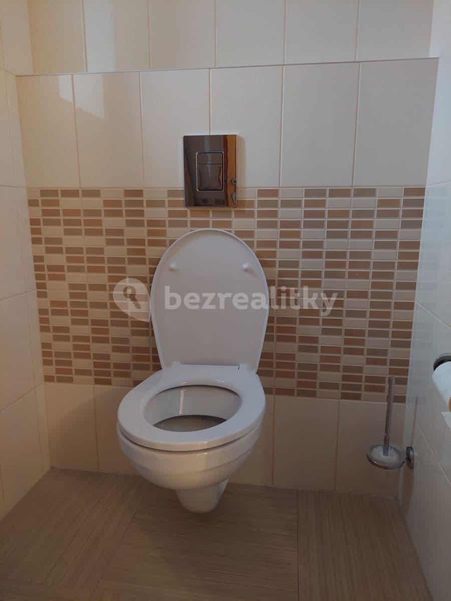 Pronájem bytu 2+kk 42 m², Pod Dálnicí, Králův Dvůr, Středočeský kraj Pronájem bytu 2+kk 42 m², Pod Dálnicí, Králův Dvůr, Středočeský kraj