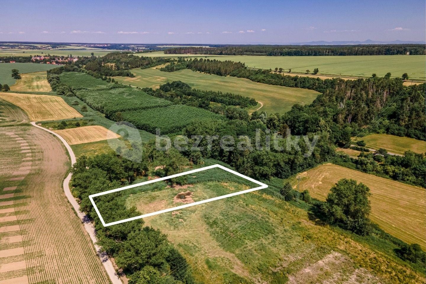 Prodej pozemku 5.400 m², Kačice, Středočeský kraj