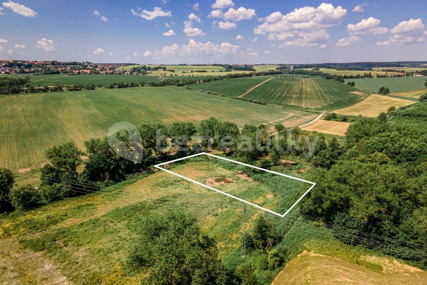 Prodej pozemku 5.400 m², Kačice, Středočeský kraj