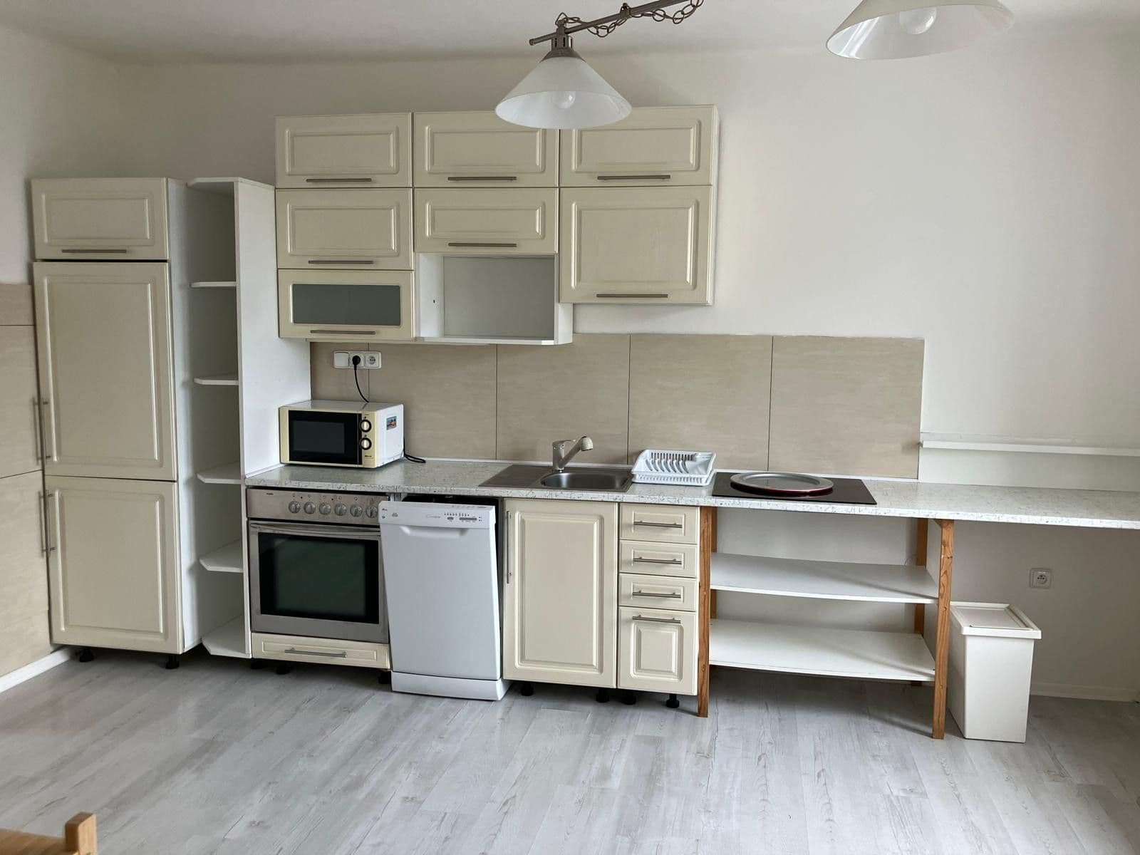 Pronájem bytu 2+1 65 m², Vysokoškolská, Praha, Praha Pronájem bytu 2+1 65 m², Vysokoškolská, Praha, Praha