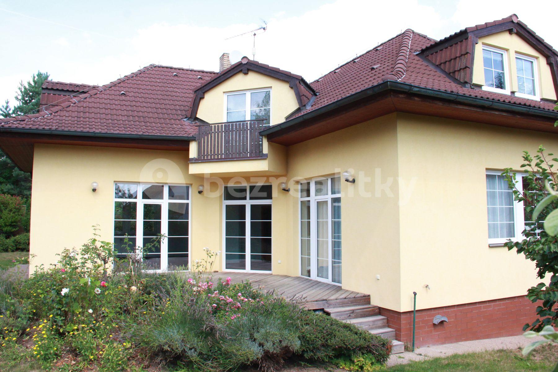 Prodej domu 313 m², pozemek 963 m², Lísková, Dolní Břežany, Středočeský kraj