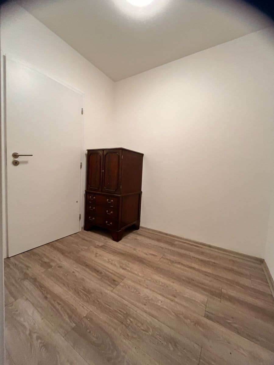 Pronájem bytu 2+kk 35 m², náměstí Jiřího z Poděbrad, Nový Knín, Středočeský kraj Pronájem bytu 2+kk 35 m², náměstí Jiřího z Poděbrad, Nový Knín, Středočeský kraj