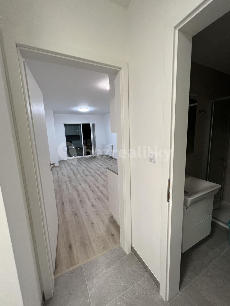 Pronájem bytu 1+kk 32 m², Kovářská, Praha, Praha Pronájem bytu 1+kk 32 m², Kovářská, Praha, Praha