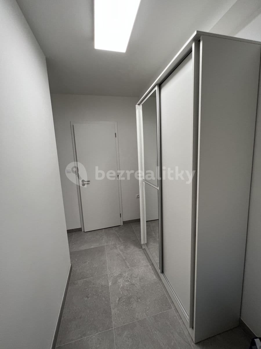 Pronájem bytu 1+kk 32 m², Kovářská, Praha, Praha Pronájem bytu 1+kk 32 m², Kovářská, Praha, Praha