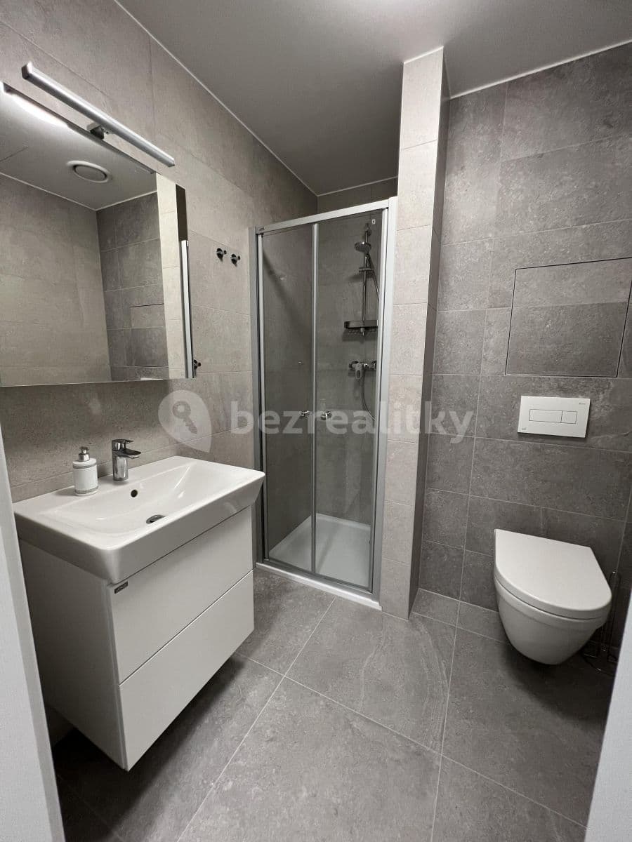 Pronájem bytu 1+kk 32 m², Kovářská, Praha, Praha Pronájem bytu 1+kk 32 m², Kovářská, Praha, Praha