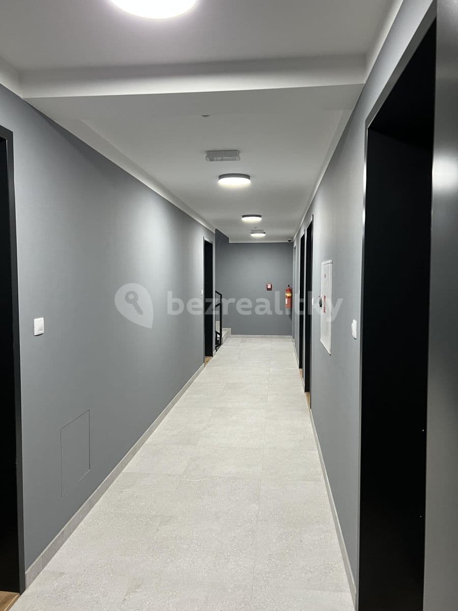 Pronájem bytu 1+kk 32 m², Kovářská, Praha, Praha Pronájem bytu 1+kk 32 m², Kovářská, Praha, Praha