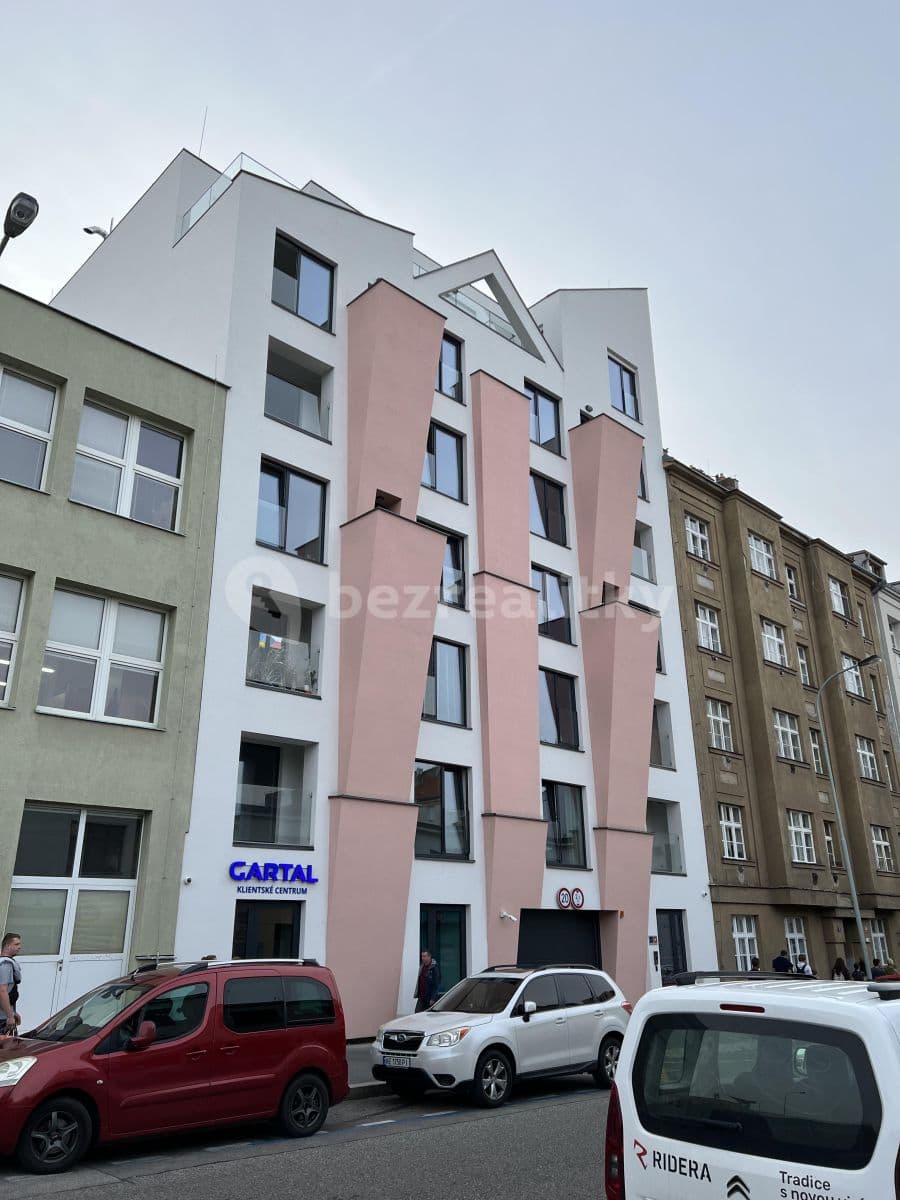 Pronájem bytu 1+kk 32 m², Kovářská, Praha, Praha Pronájem bytu 1+kk 32 m², Kovářská, Praha, Praha