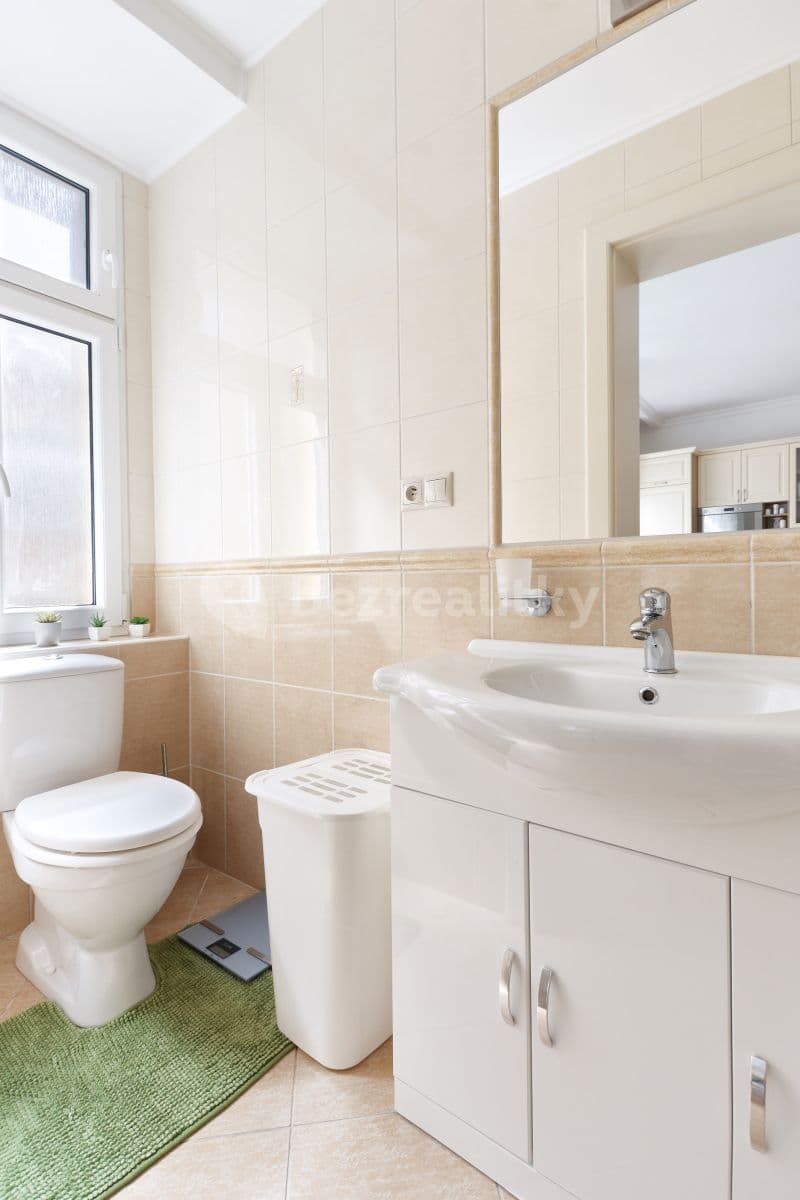Pronájem bytu 3+kk 71 m², Ondřejská, Karlovy Vary, Karlovarský kraj Pronájem bytu 3+kk 71 m², Ondřejská, Karlovy Vary, Karlovarský kraj