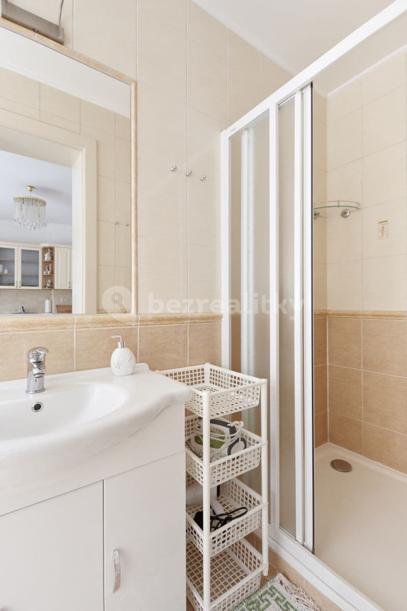 Pronájem bytu 3+kk 71 m², Ondřejská, Karlovy Vary, Karlovarský kraj Pronájem bytu 3+kk 71 m², Ondřejská, Karlovy Vary, Karlovarský kraj