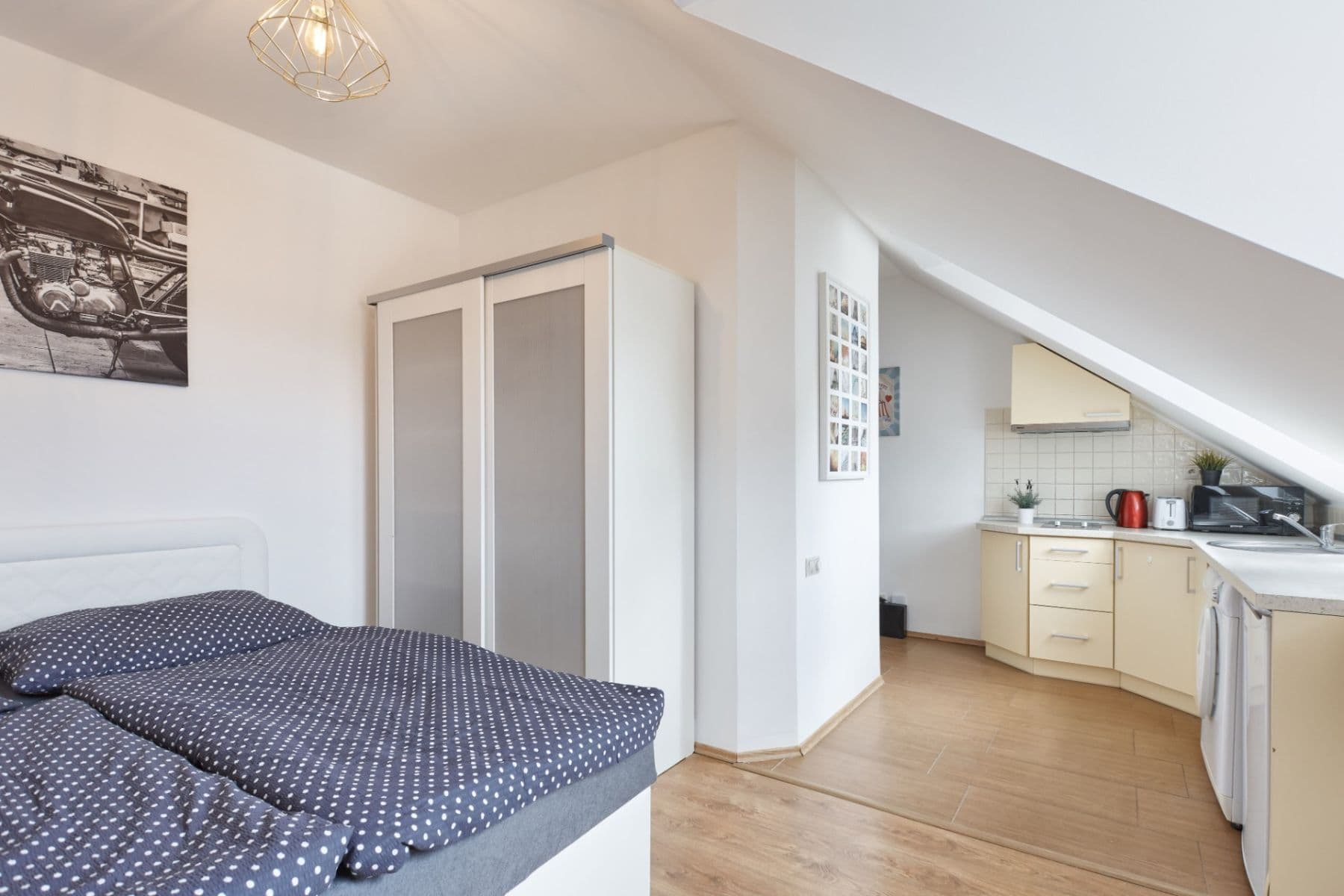 Pronájem bytu 1+kk 31 m², Ondřejská, Karlovy Vary, Karlovarský kraj Pronájem bytu 1+kk 31 m², Ondřejská, Karlovy Vary, Karlovarský kraj