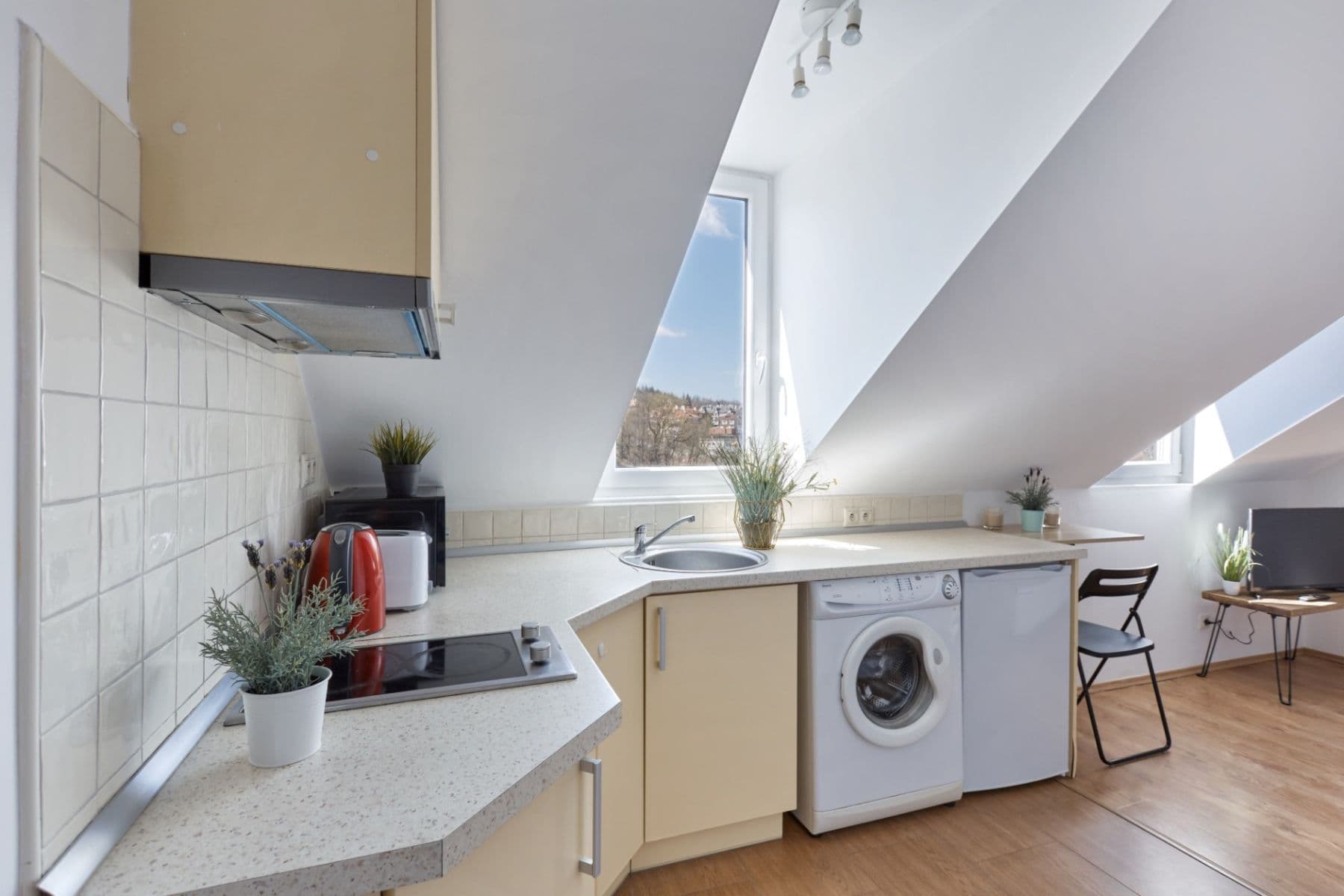 Pronájem bytu 1+kk 31 m², Ondřejská, Karlovy Vary, Karlovarský kraj Pronájem bytu 1+kk 31 m², Ondřejská, Karlovy Vary, Karlovarský kraj