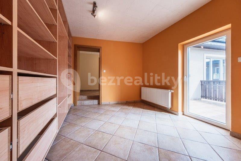 Prodej domu 332 m², pozemek 823 m², Husova, Šestajovice, Středočeský kraj