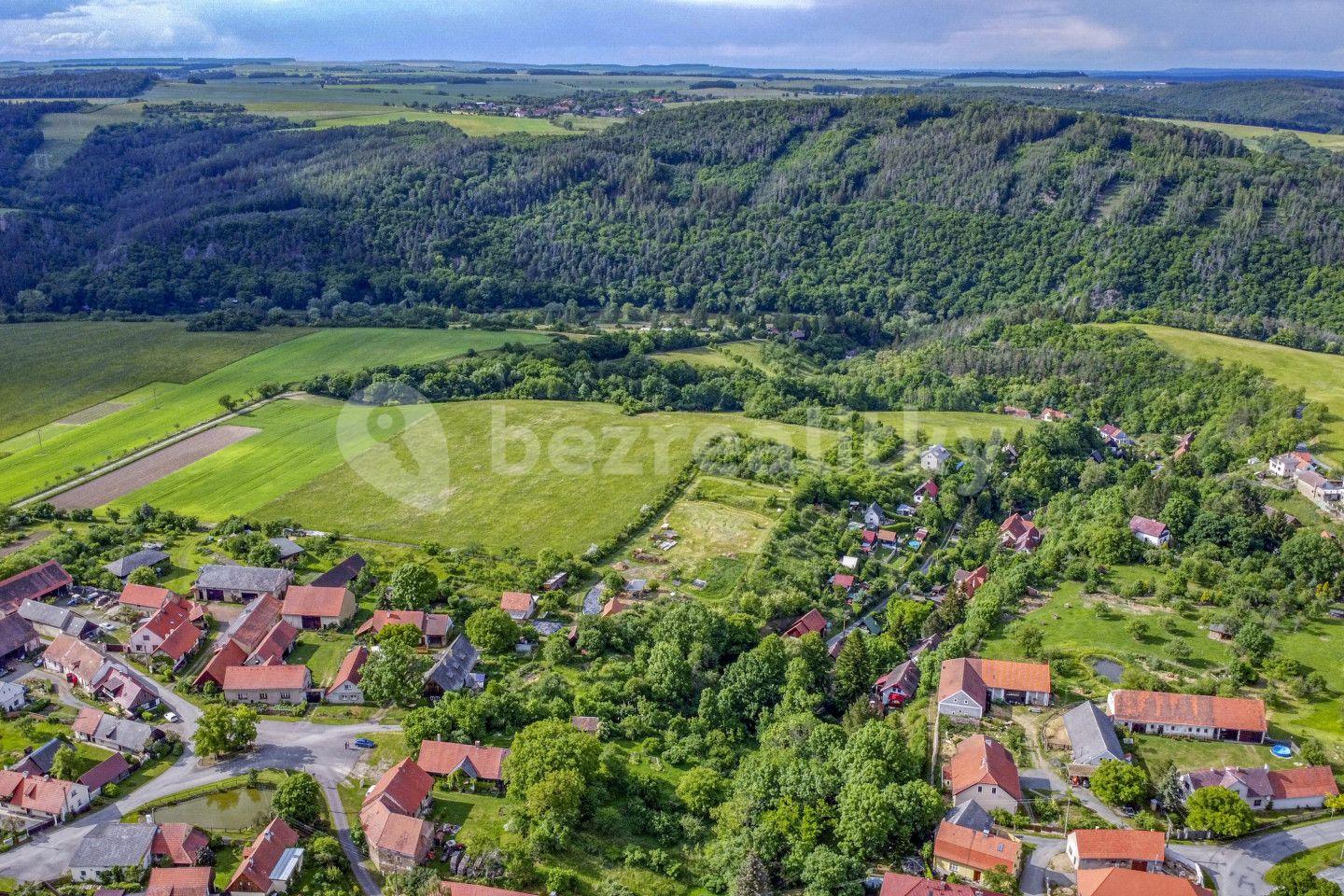 Prodej pozemku 838 m², Skryje, Středočeský kraj