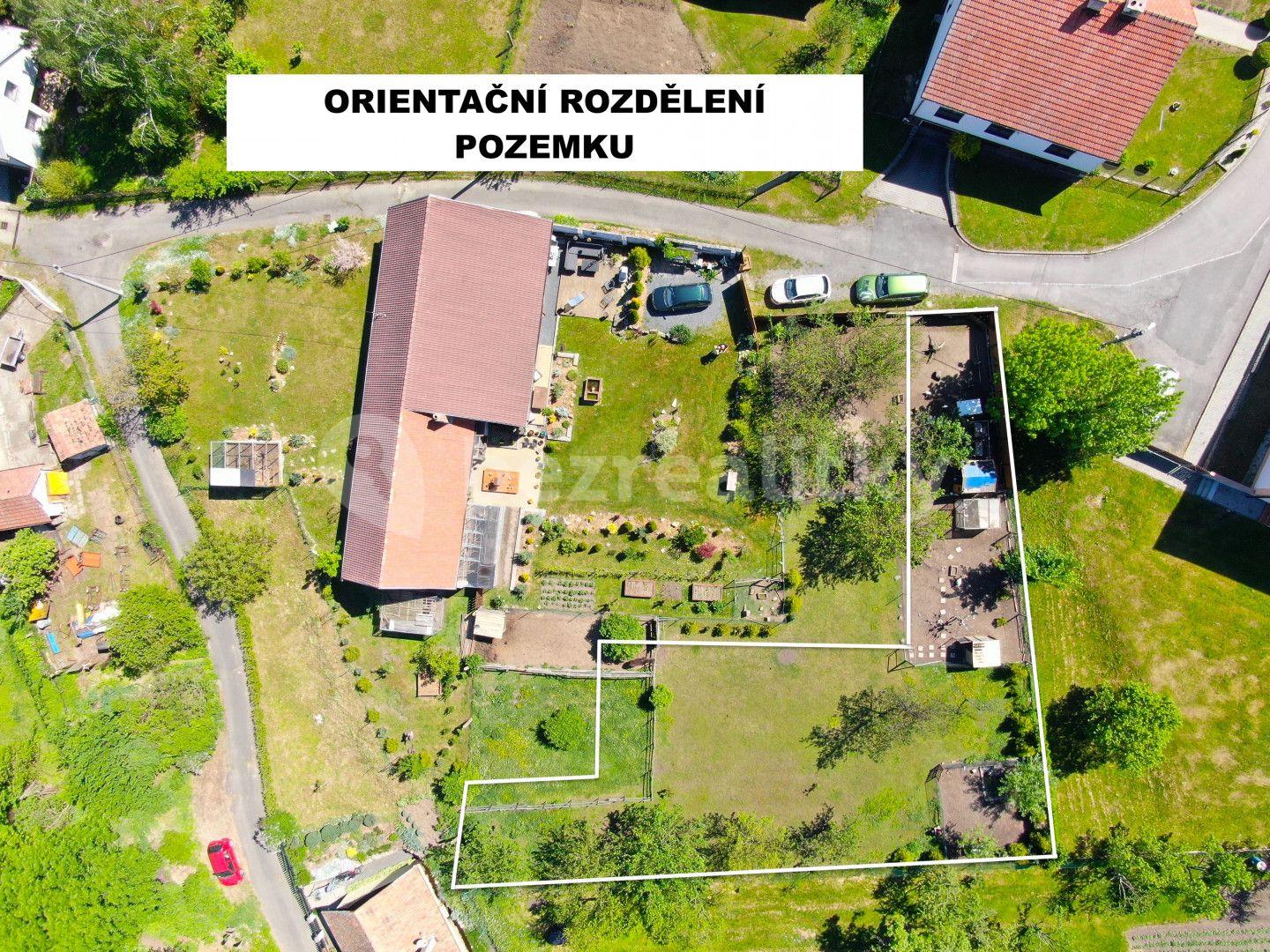 Prodej pozemku 744 m², Roštín, Zlínský kraj