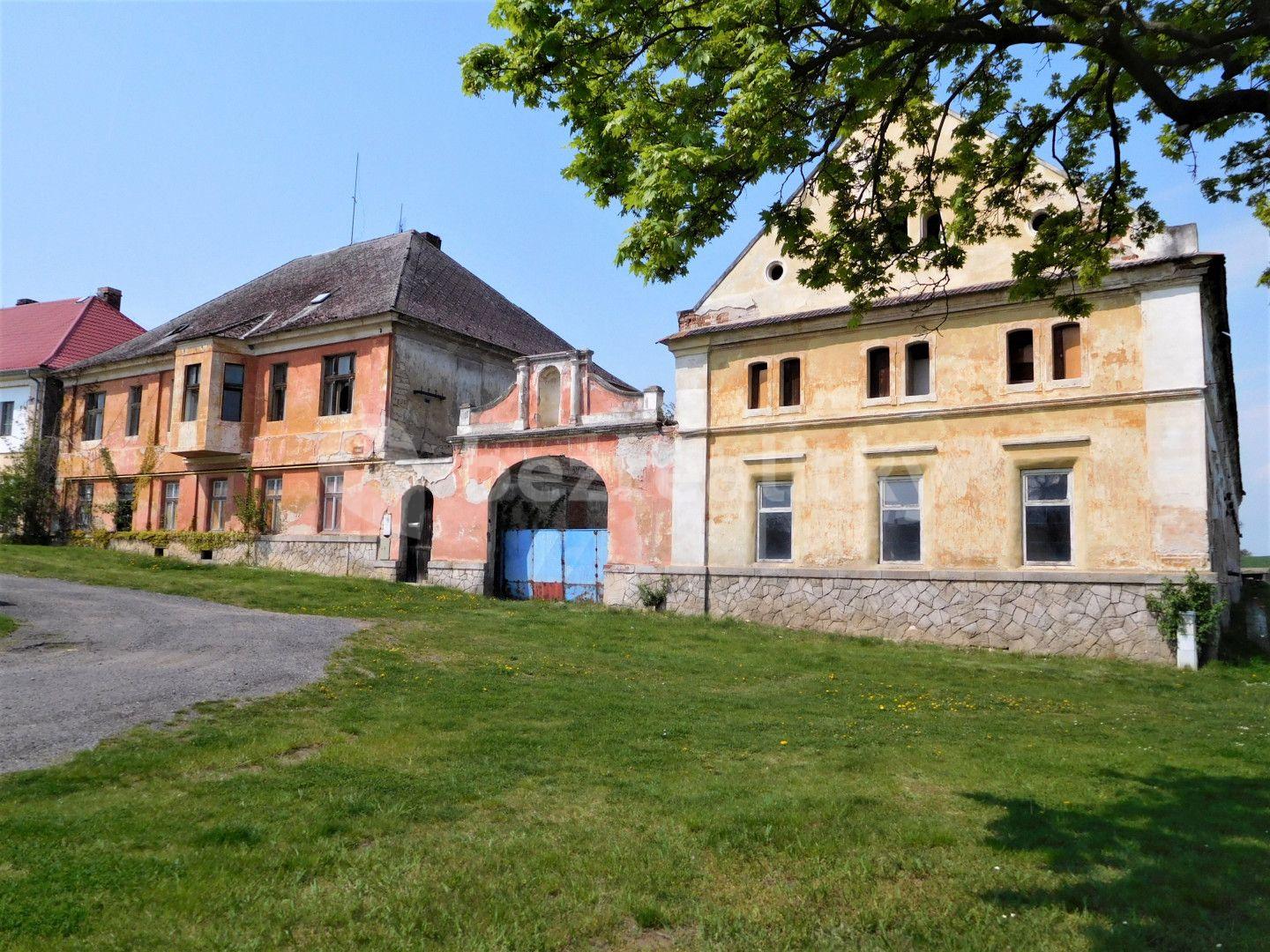 Prodej domu 480 m², pozemek 2.674 m², Břvany, Ústecký kraj