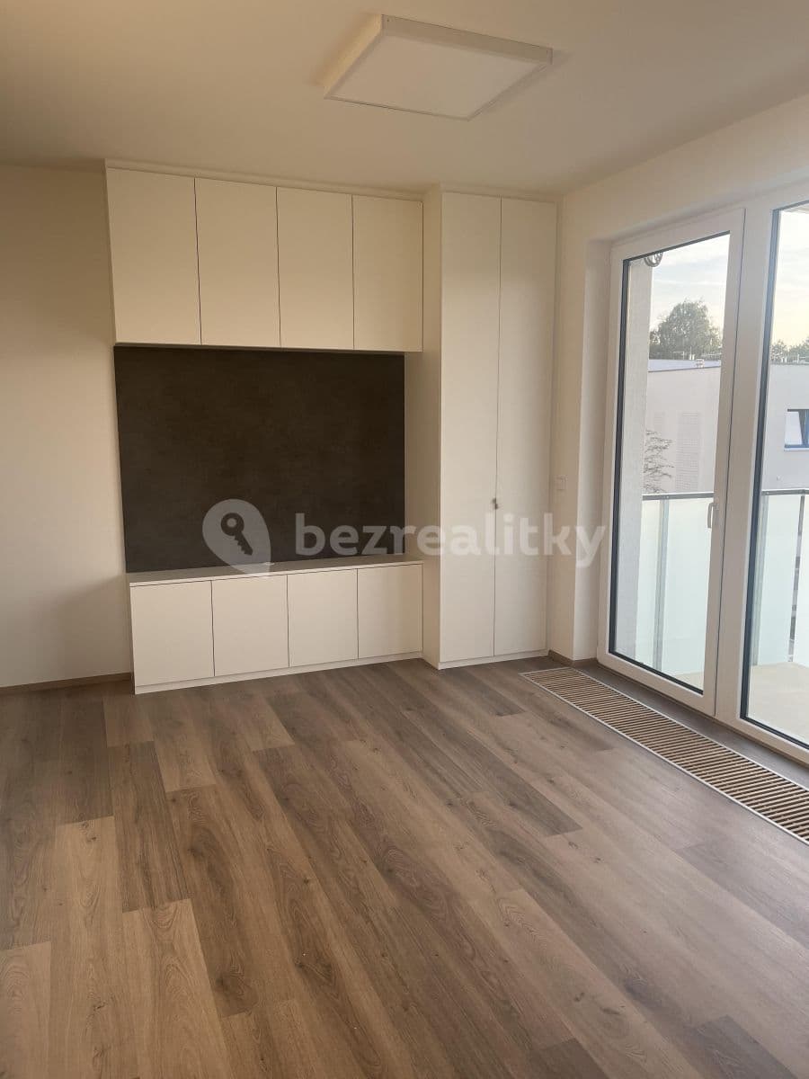Pronájem bytu 2+kk 47 m², U Spojů, Praha, Praha Pronájem bytu 2+kk 47 m², U Spojů, Praha, Praha