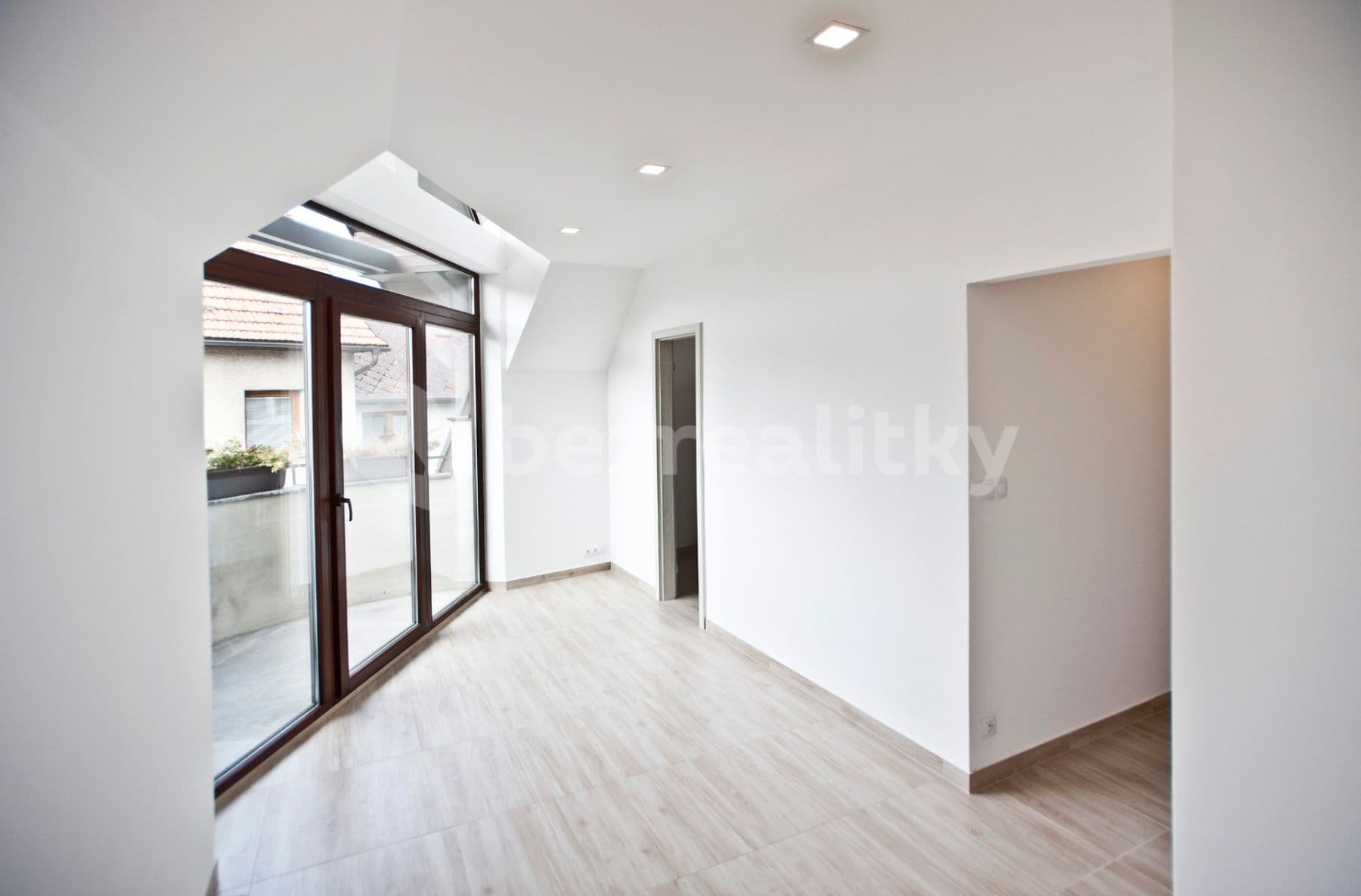 Pronájem bytu 1+1 27 m², 4. května, Želechovice nad Dřevnicí, Zlínský kraj Pronájem bytu 1+1 27 m², 4. května, Želechovice nad Dřevnicí, Zlínský kraj