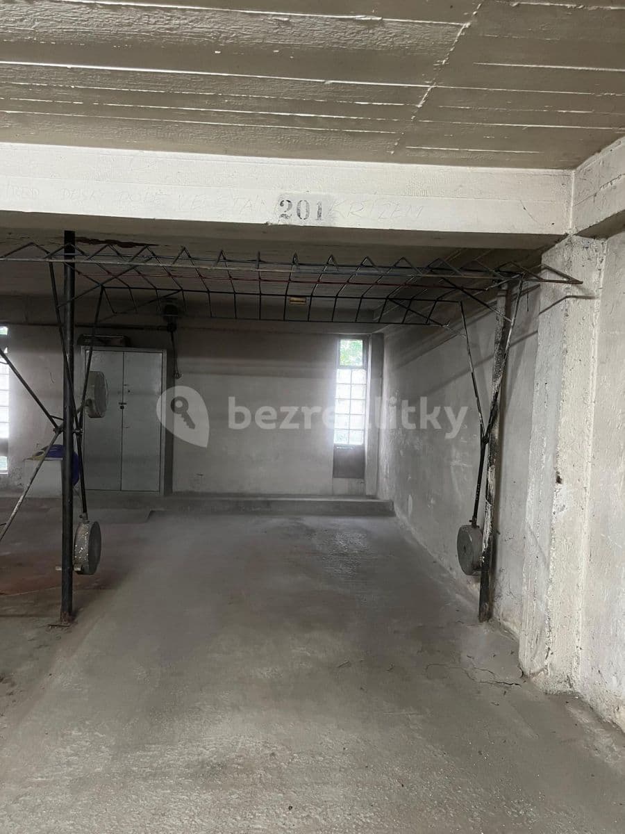 Pronájem garáže 20 m², Jihlavská, Praha, Praha Pronájem garáže 20 m², Jihlavská, Praha, Praha