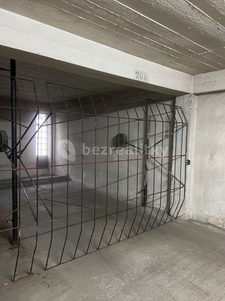 Pronájem garáže 20 m², Jihlavská, Praha, Praha Pronájem garáže 20 m², Jihlavská, Praha, Praha