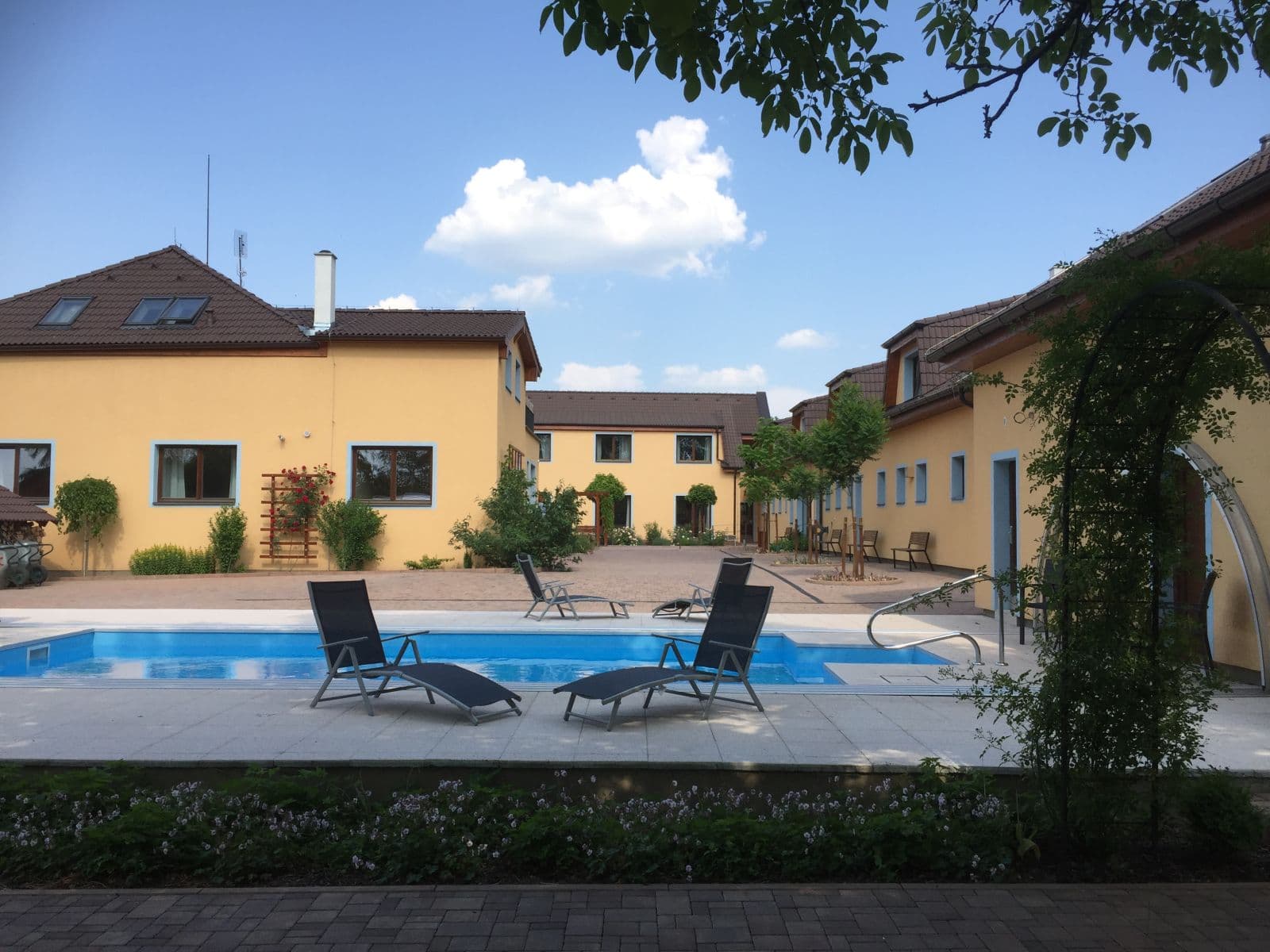 Pronájem bytu 1+kk 34 m², Brázdim, Středočeský kraj Pronájem bytu 1+kk 34 m², Brázdim, Středočeský kraj