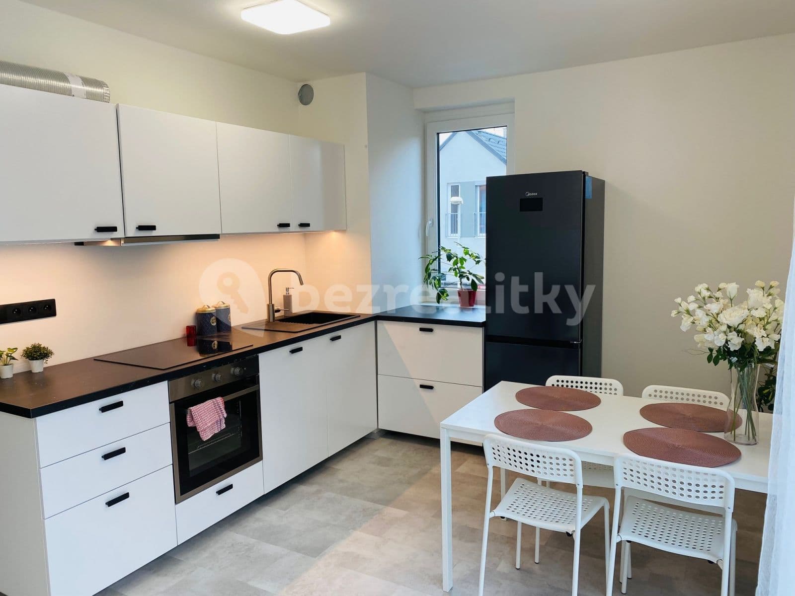 Pronájem bytu 2+kk 45 m², Třešňová, Praha, Praha Pronájem bytu 2+kk 45 m², Třešňová, Praha, Praha