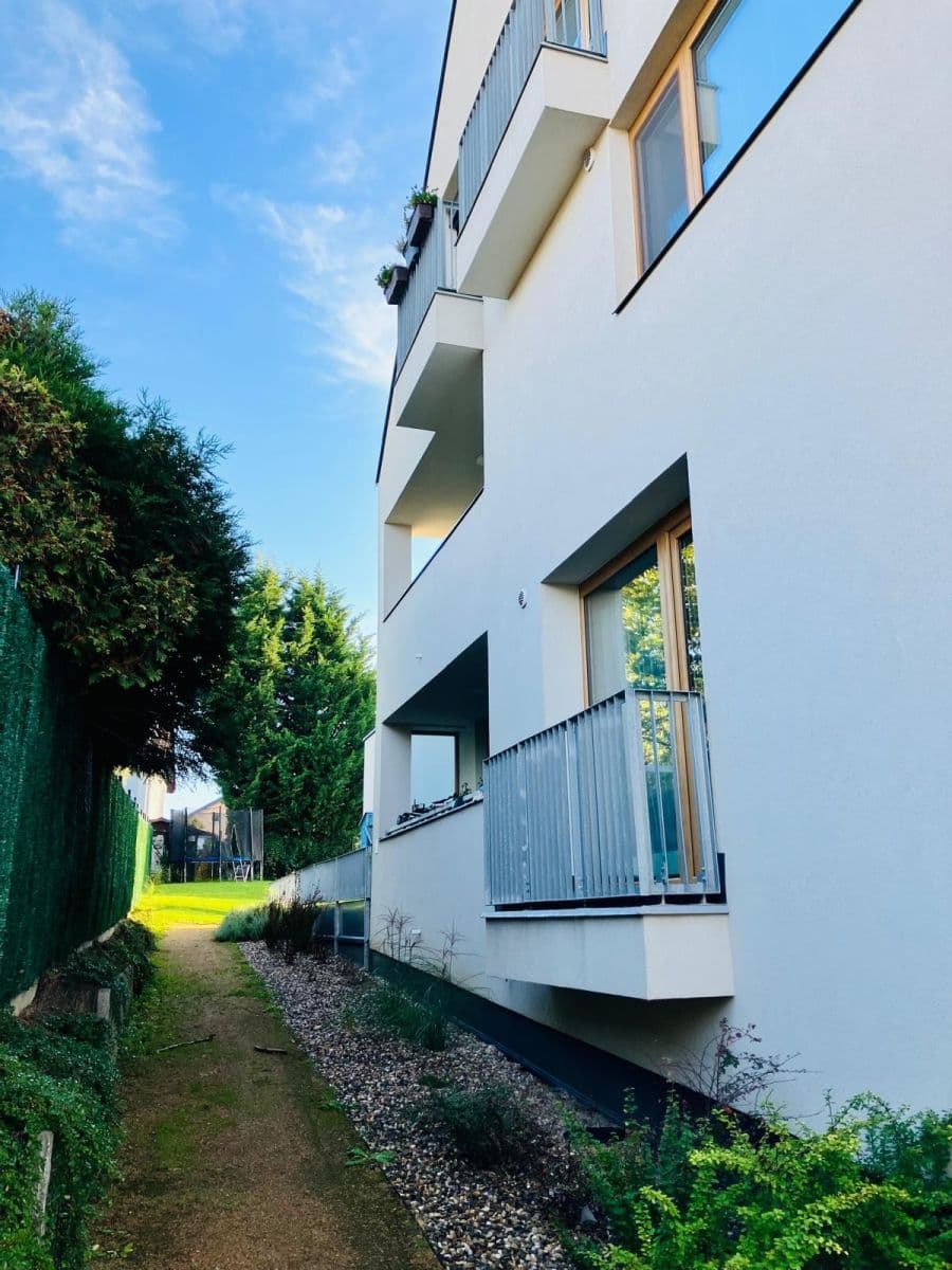 Pronájem bytu 2+kk 45 m², Třešňová, Praha, Praha Pronájem bytu 2+kk 45 m², Třešňová, Praha, Praha