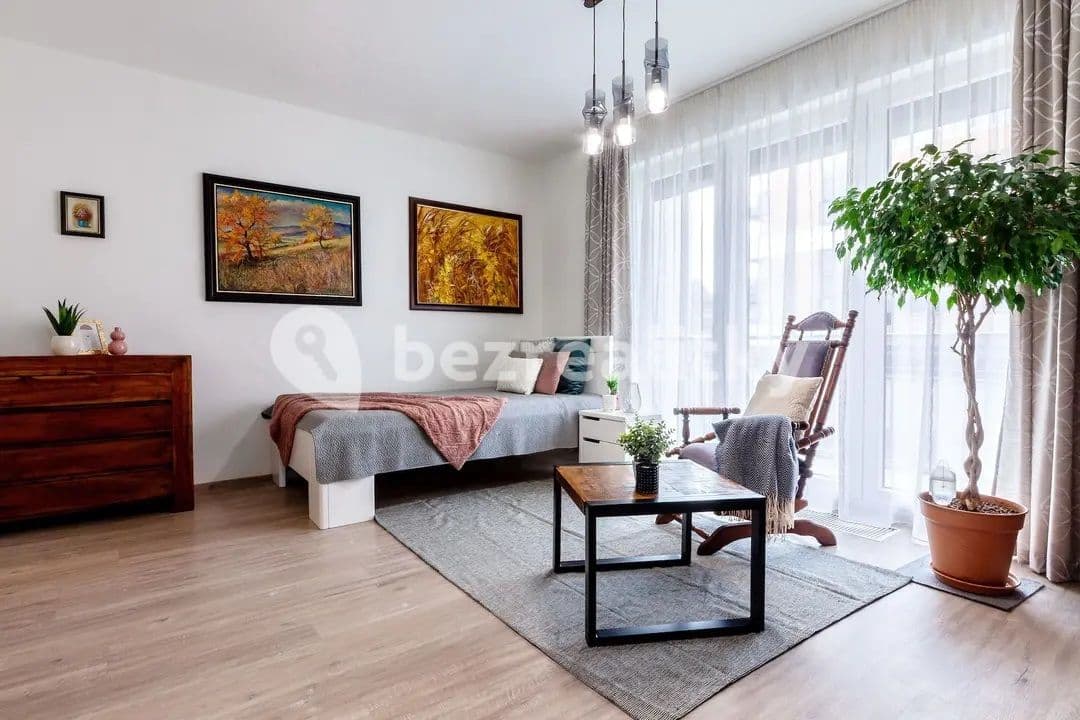Pronájem bytu 1+kk 40 m², Do Zahrádek Ⅰ, Praha, Praha Pronájem bytu 1+kk 40 m², Do Zahrádek Ⅰ, Praha, Praha