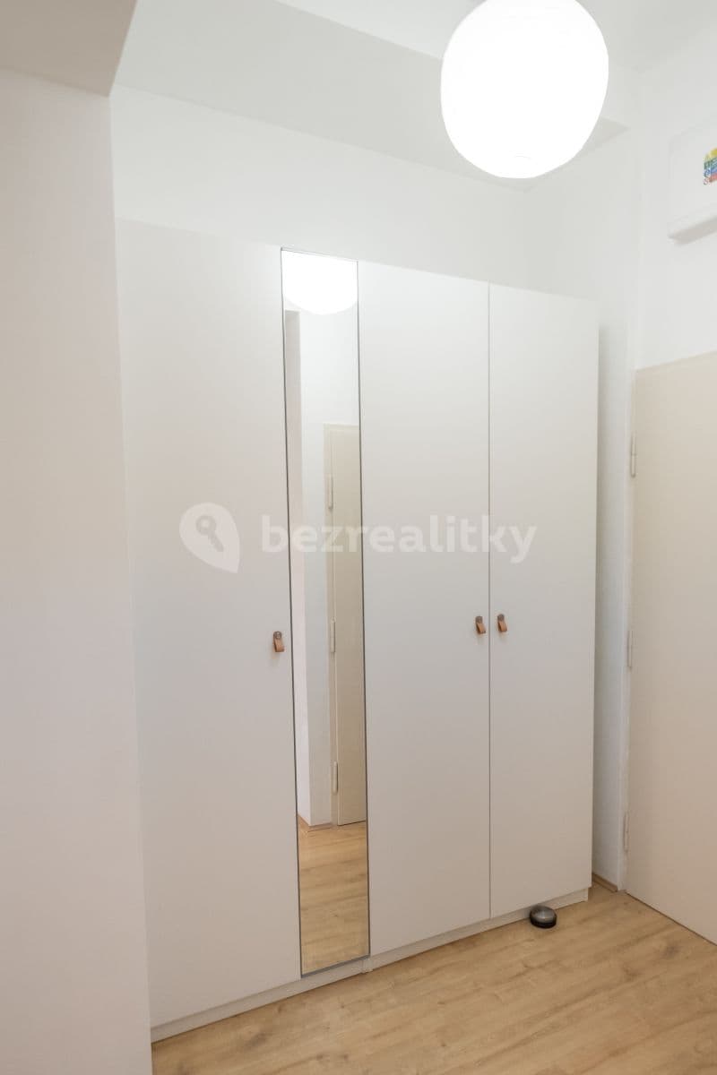 Pronájem bytu 2+kk 40 m², Nad Jezerkou, Praha, Praha Pronájem bytu 2+kk 40 m², Nad Jezerkou, Praha, Praha