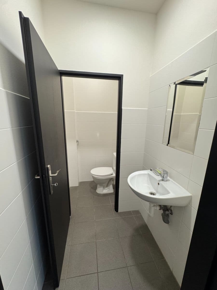 Pronájem kanceláře 55 m², Na Harfě, Praha, Praha Pronájem kanceláře 55 m², Na Harfě, Praha, Praha