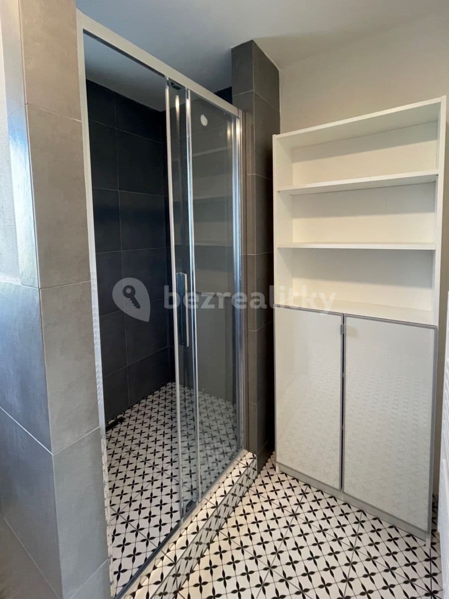 Pronájem bytu 2+1 51 m², Dašická, Pardubice, Pardubický kraj Pronájem bytu 2+1 51 m², Dašická, Pardubice, Pardubický kraj