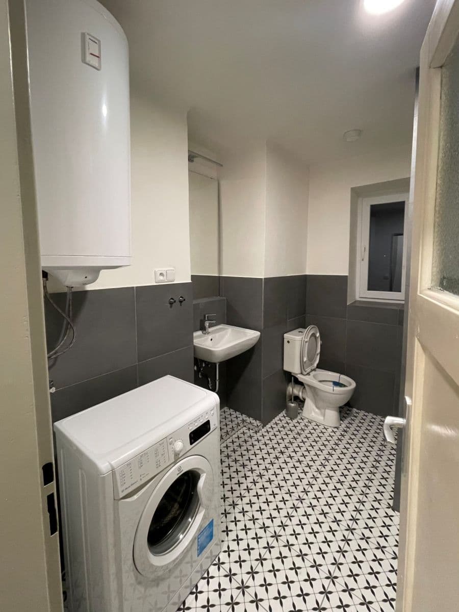 Pronájem bytu 2+1 51 m², Dašická, Pardubice, Pardubický kraj Pronájem bytu 2+1 51 m², Dašická, Pardubice, Pardubický kraj