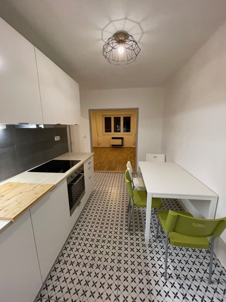 Pronájem bytu 2+1 51 m², Dašická, Pardubice, Pardubický kraj Pronájem bytu 2+1 51 m², Dašická, Pardubice, Pardubický kraj