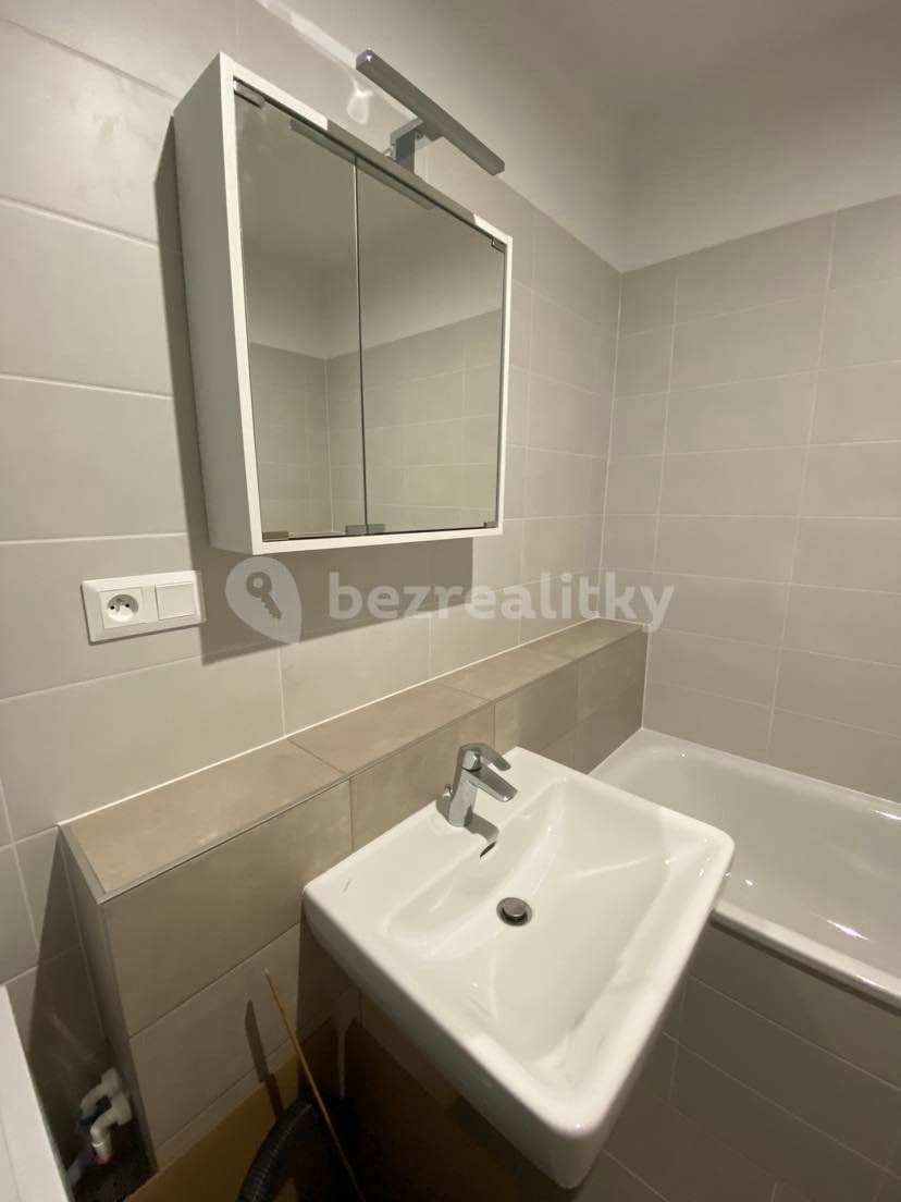 Pronájem bytu 2+1 42 m², Ružinov, Bratislavský kraj Pronájem bytu 2+1 42 m², Ružinov, Bratislavský kraj
