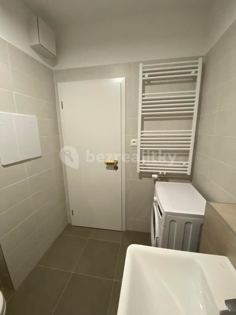 Pronájem bytu 2+1 42 m², Ružinov, Bratislavský kraj Pronájem bytu 2+1 42 m², Ružinov, Bratislavský kraj