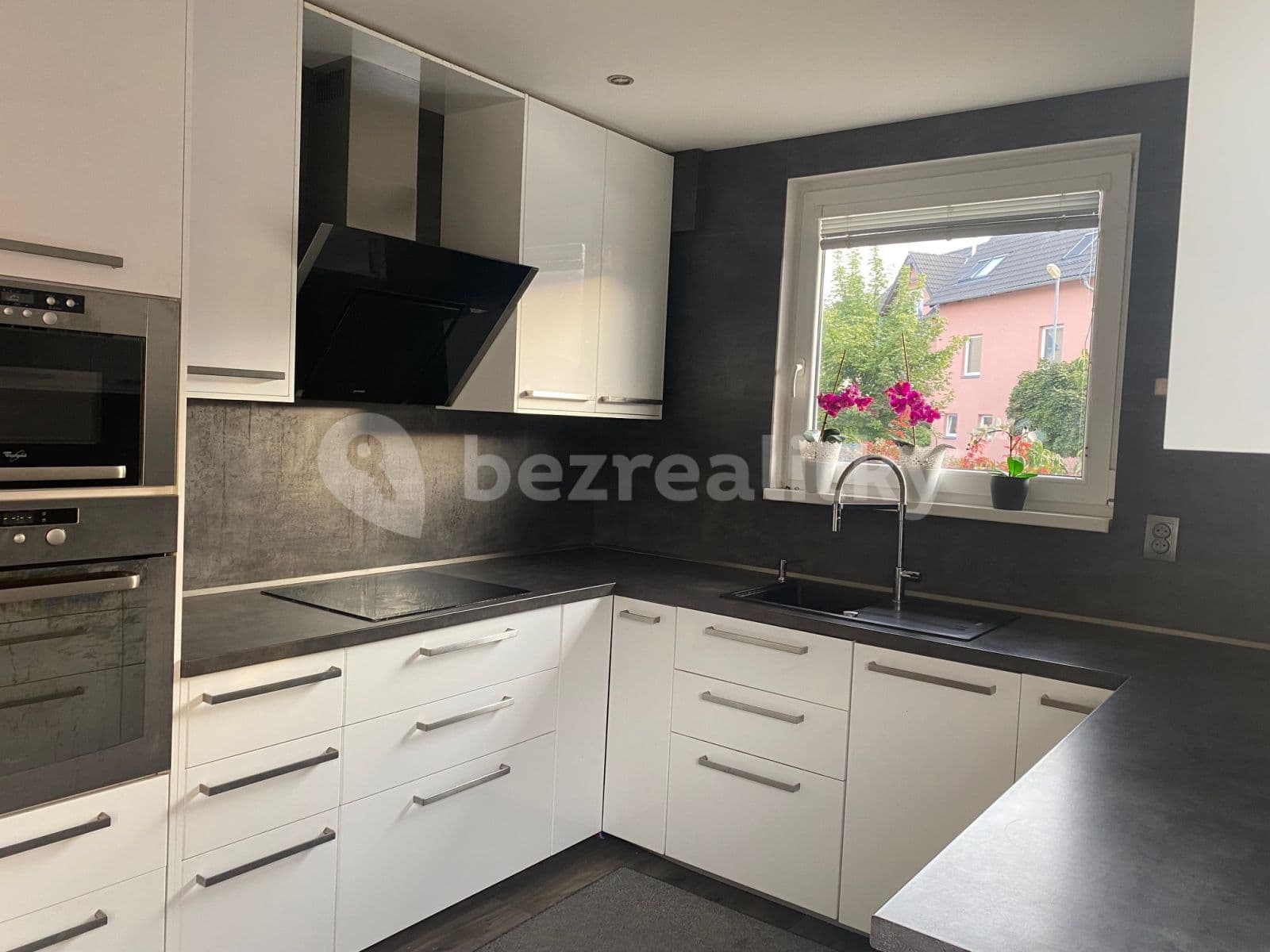 Pronájem domu 119 m², pozemek 455 m², Průběžná, Nupaky, Středočeský kraj Pronájem domu 119 m², pozemek 455 m², Průběžná, Nupaky, Středočeský kraj