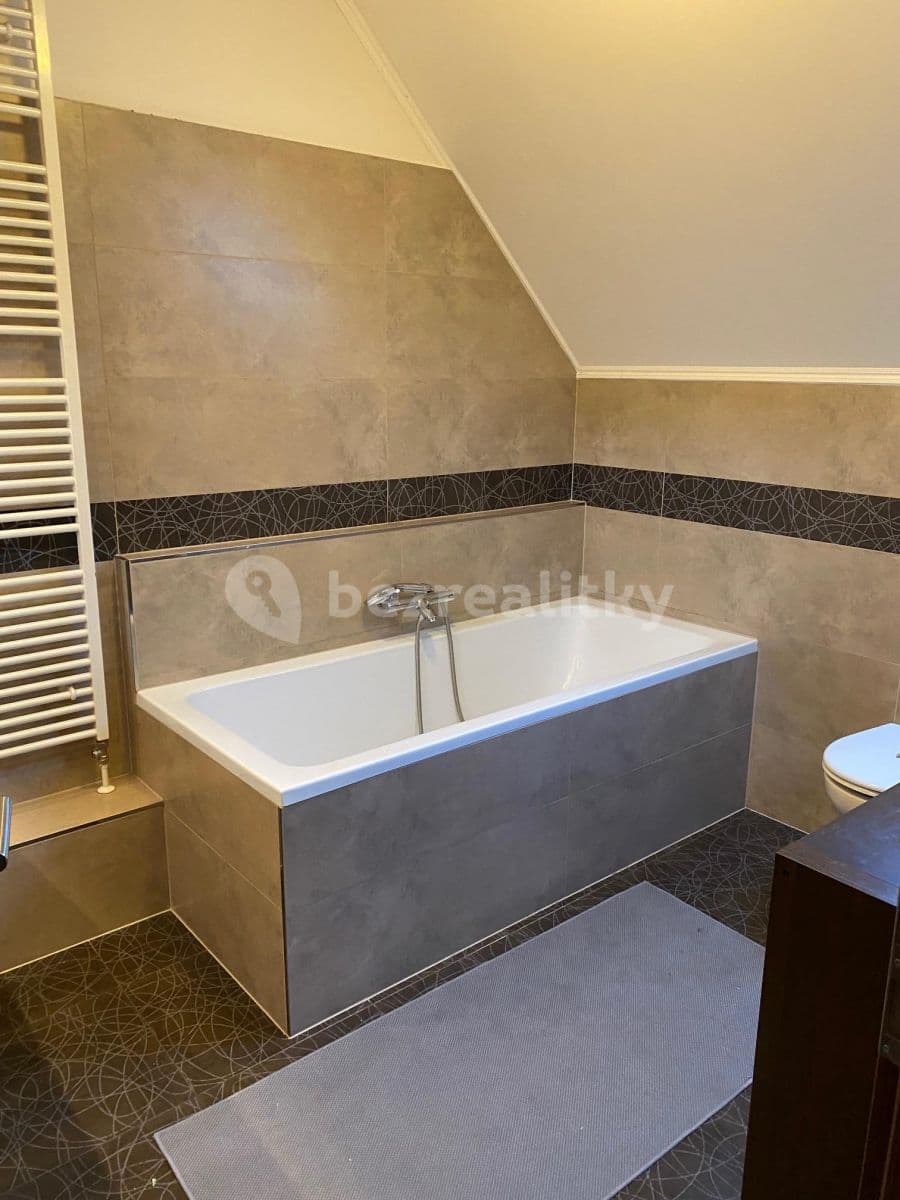 Pronájem domu 119 m², pozemek 455 m², Průběžná, Nupaky, Středočeský kraj Pronájem domu 119 m², pozemek 455 m², Průběžná, Nupaky, Středočeský kraj