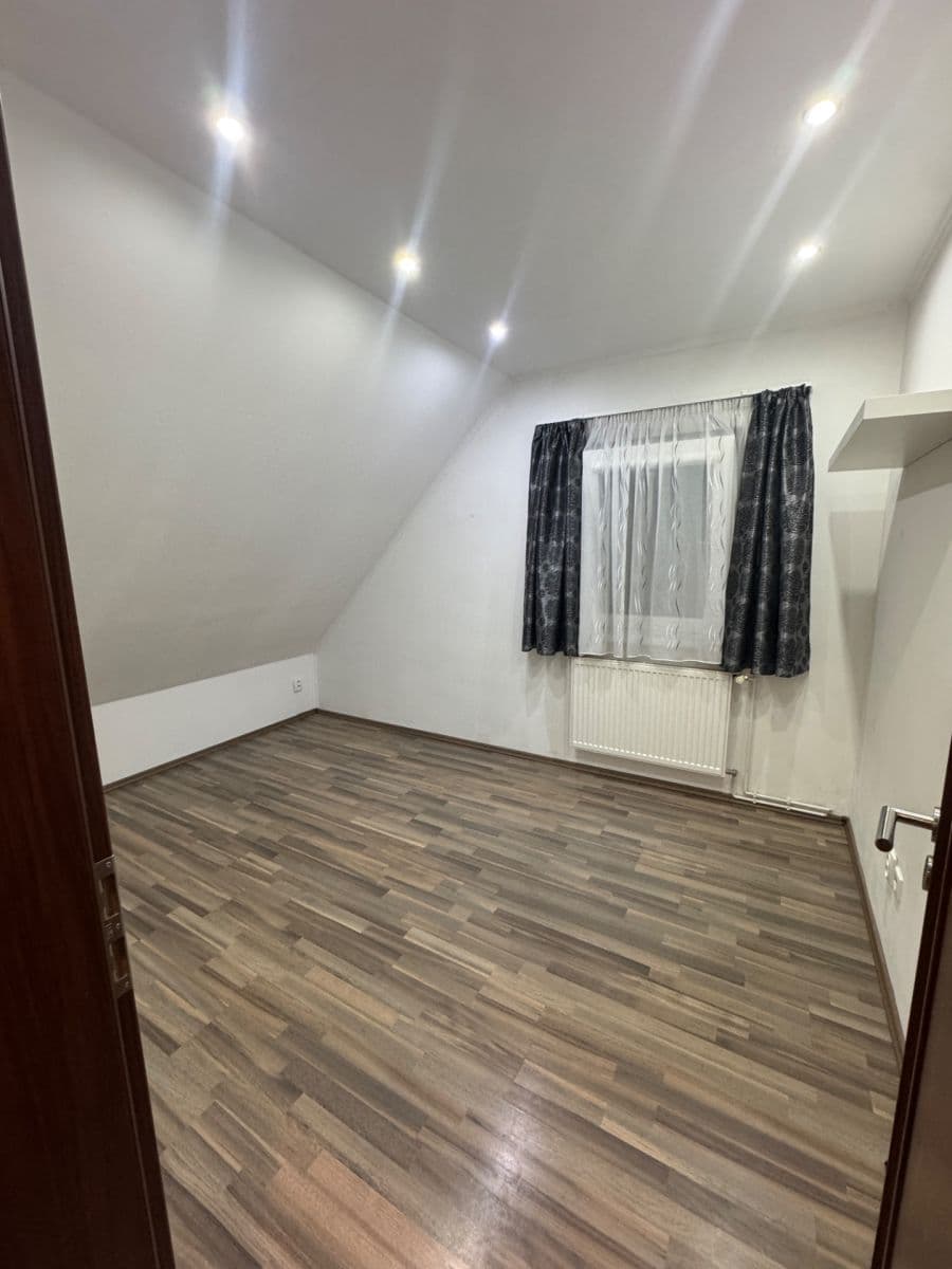Pronájem domu 119 m², pozemek 455 m², Průběžná, Nupaky, Středočeský kraj Pronájem domu 119 m², pozemek 455 m², Průběžná, Nupaky, Středočeský kraj