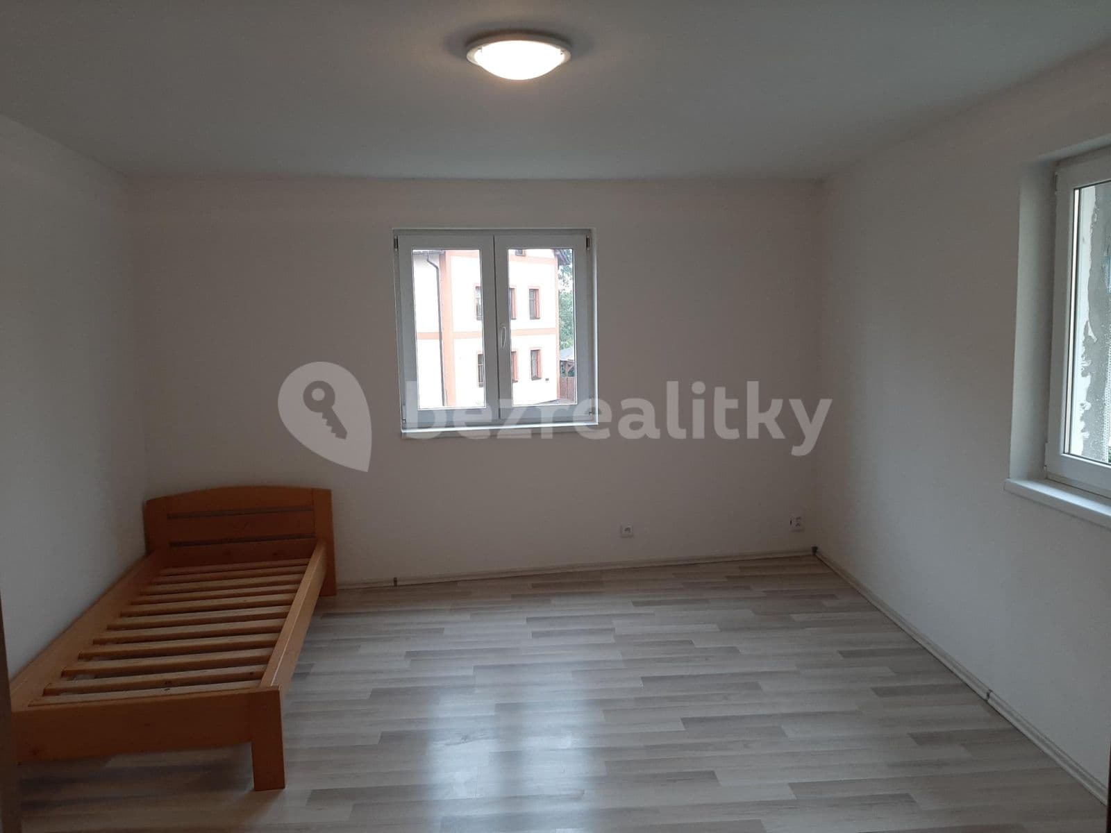 Pronájem bytu 2+kk 45 m², Krále Jiřího, Český Brod, Středočeský kraj Pronájem bytu 2+kk 45 m², Krále Jiřího, Český Brod, Středočeský kraj