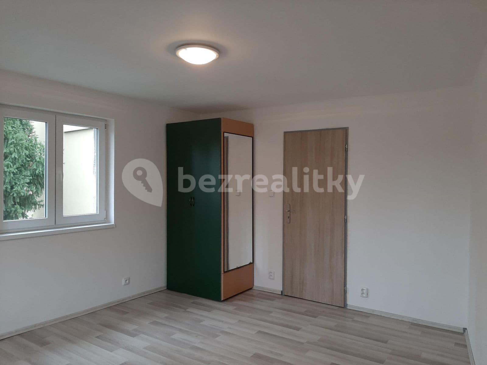 Pronájem bytu 2+kk 45 m², Krále Jiřího, Český Brod, Středočeský kraj Pronájem bytu 2+kk 45 m², Krále Jiřího, Český Brod, Středočeský kraj