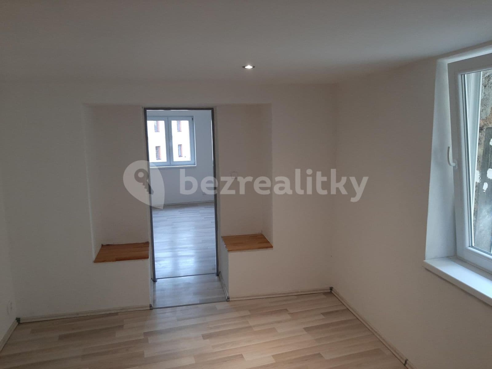 Pronájem bytu 2+kk 45 m², Krále Jiřího, Český Brod, Středočeský kraj Pronájem bytu 2+kk 45 m², Krále Jiřího, Český Brod, Středočeský kraj