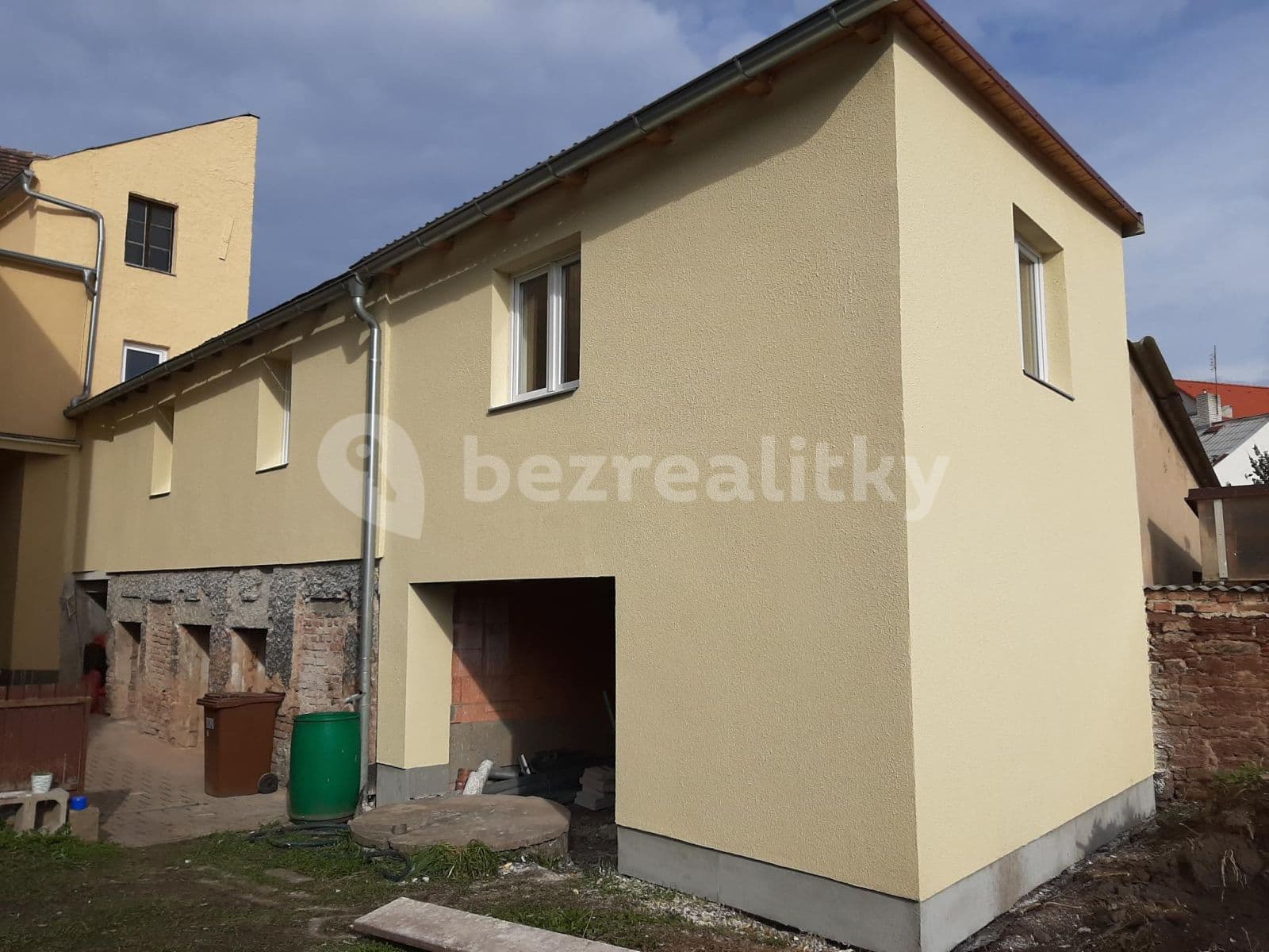 Pronájem bytu 2+kk 45 m², Krále Jiřího, Český Brod, Středočeský kraj Pronájem bytu 2+kk 45 m², Krále Jiřího, Český Brod, Středočeský kraj