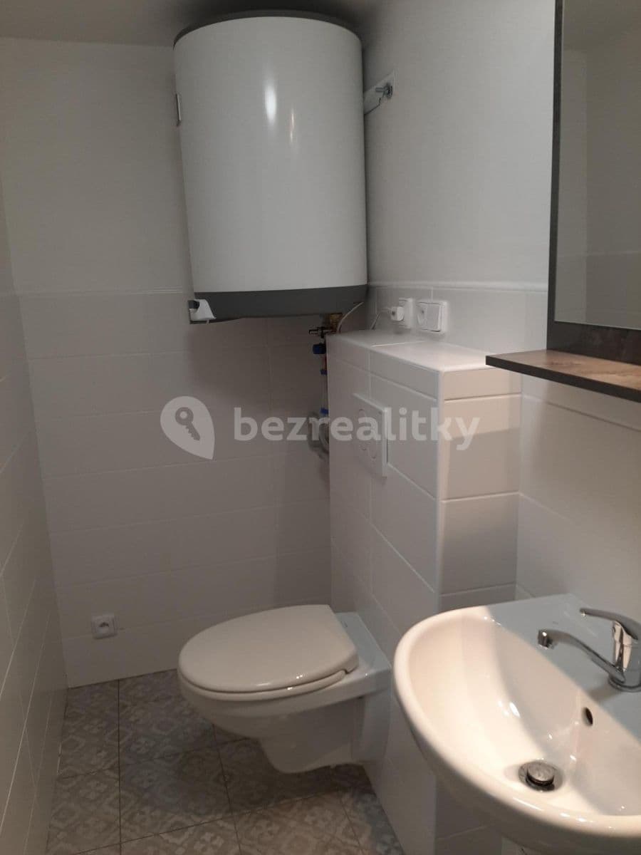 Pronájem bytu 2+kk 45 m², Krále Jiřího, Český Brod, Středočeský kraj Pronájem bytu 2+kk 45 m², Krále Jiřího, Český Brod, Středočeský kraj